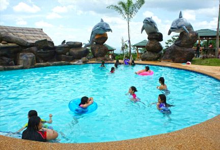swimming pool swimming pool