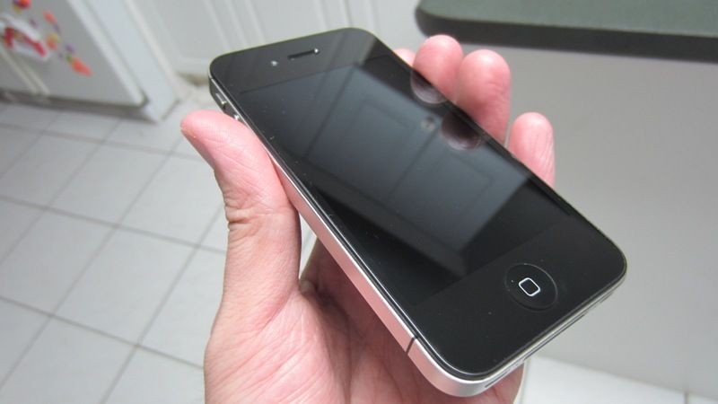 iPhone 4S 16GB màu Đen - Quốc Tế 99% : 3.300.000 đ - 1